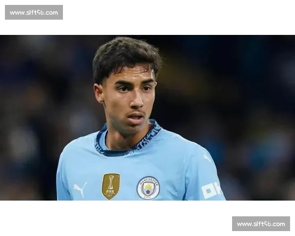 斯基拉：曼城 19 岁巴西中卫雷斯租借加盟赫罗纳，战术适配性成关键